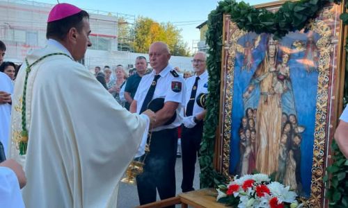 Gospićko-senjska biskupija - U Svetištu Gospe od Čudesa u Oštarijama svečano je proslavljeno bdijenje uoči svetkovine Uznesenja Blažene Djevice Marije – Velike Gospe
