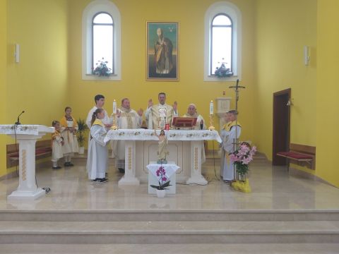 Gospićko-senjska biskupija - Donji Lapac: proslava 100 godina rođenja svetog zaštitnika Ivana Pavla II.