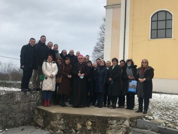 PETA SJEDNICA GOSPIĆKO-SENJSKE BISKUPIJE U PRIPREMI SINODE