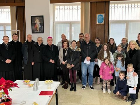 Gospićko-senjska biskupija - Gospić: Slavlje Treće nedjelje Došašća – Dan Caritasa i podjela službe akolitata Krunoslavu Brajdiću