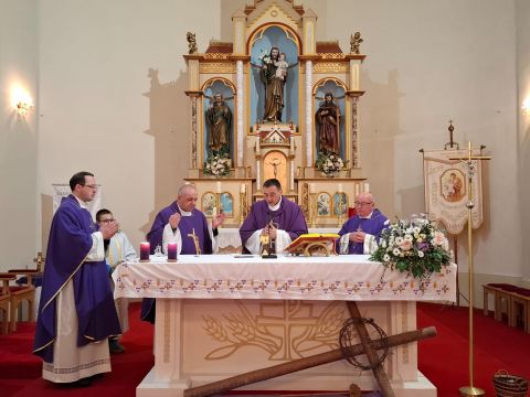 Gospićko-senjska biskupija - Biskup Medo u Ličkom Osiku predslavio misu za Josipa Jovića