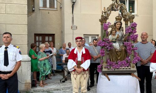 Gospićko-senjska biskupija - Biskup Marko Medo predvodio proslavu Gospe Ribarske u Senju