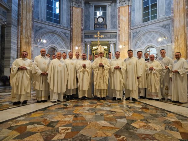 Vjernici Gospićko-senjske biskupije pohodili Vatikan drugog dana Zahvalnog hodočašća Vjernici Gospićko-senjske biskupije pohodili Vatikan drugog dana Zahvalnog hodočašća