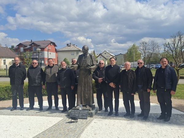 Svećenici Krčke biskupije s područja Cresa i Lošinja pohodili Gospićko-senjsku biskupiju