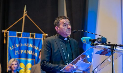 Gospićko-senjska biskupija - Dan Ličko-senjske županije obilježen u znaku zajedništva, priznanja i sjećanja na biskupa Milu Bogovića 