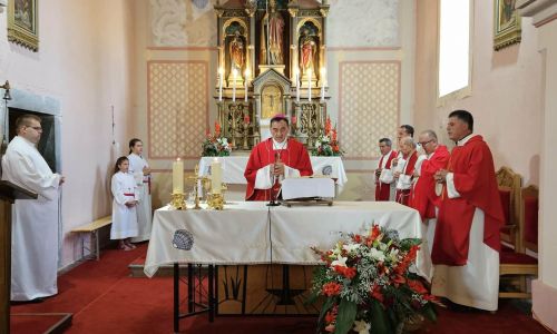 Gospićko-senjska biskupija - Biskup Marko Medo predvodio proslavu sv. Jakova apostola u Donjim Pazarištima