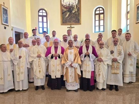 Gospićko-senjska biskupija - U Lađevcu proslavljena 50. obljetnica misništva preč. Mile Šajfara