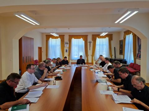 Gospićko-senjska biskupija - Održan drugi sastanak uoči proslave Dana hrvatskih mučenika na Udbini