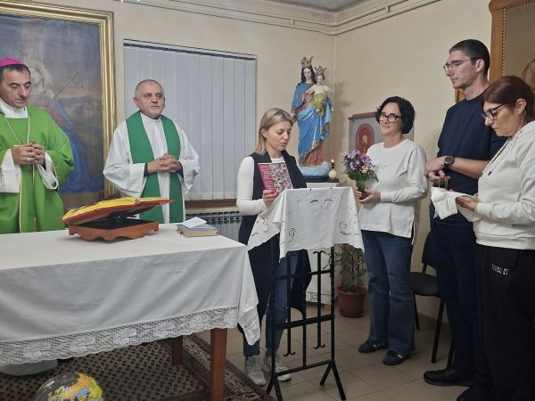 Vjeroučitelji Gospićko-senjske biskupije okupili se na stručnom vijeću i duhovnim vježbama u Ličkom Osiku Vjeroučitelji Gospićko-senjske biskupije okupili se na stručnom vijeću i duhovnim vježbama u Ličkom Osiku