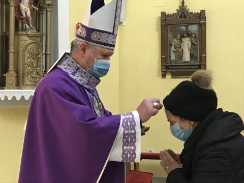 Gospićko-senjska biskupija - BISKUP KRIŽIĆ NA PEPELNICU PREDVODIO SVETU MISU U GOSPIĆKOJ KATEDRALI