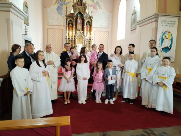 U Donjem Pazarištu kršteno sedmo dijete u obitelji Kolačević