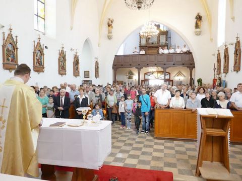 Gospićko-senjska biskupija - Velika Gospa proslavljena u svetištu Gospe od Čudesa