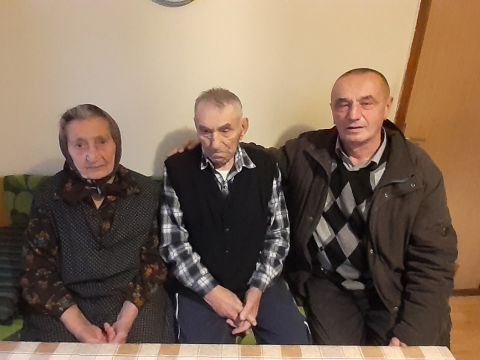 Gospićko-senjska biskupija - Perušićki župnik čestitao 100. rođendan Stjepanu Ugarkoviću