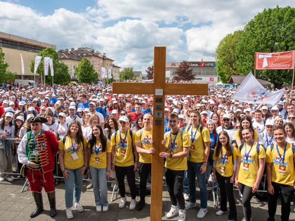 Susret hrvatske katoličke mladeži u Gospiću