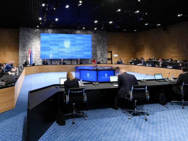 Riješeni imovinsko-pravni odnosi oko zgrade Ožegovićianum u Senju između Hrvatske Vlade i Gospićko-senjske biskupije Riješeni imovinsko-pravni odnosi oko zgrade Ožegovićianum u Senju između Hrvatske Vlade i Gospićko-senjske biskupije