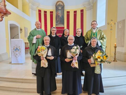 Gospićko-senjska biskupija - Misa zahvalnica za prisustvo sestara Družbe Presvetog Srca Isusova u Gospiću