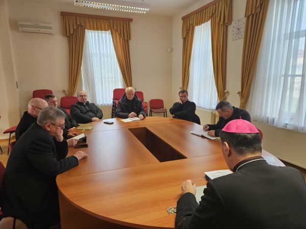 Održana prva sjednica novog saziva Zbora savjetnika Gospićko-senjske biskupije