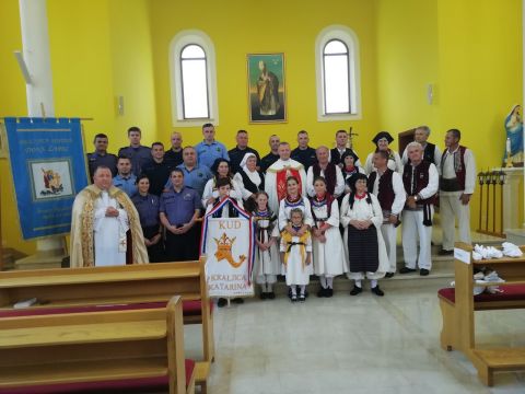 Gospićko-senjska biskupija - Mons. Janusz Stanislaw Blachowiak pohodio župe Donji Lapac i Zavalje