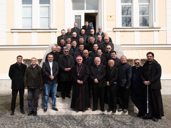Gospić: Korizmeni susret svećenika Gospićko-senjske biskupije