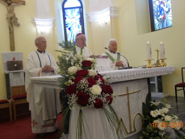 Biskup Bogović u Slunju predvodio svetkovinu Presvetog Trojstva