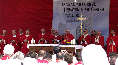 Brojni biskupi i svećenici