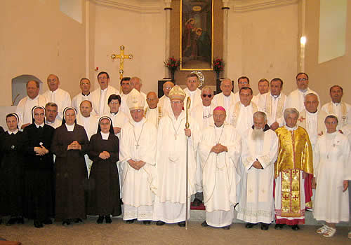 PredstavljanjemisionarauGospiću2005.